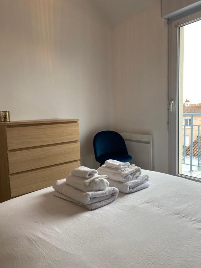 Sacre Coeur - Duplex Avec Balcon - 4 Pers Lejlighed Cholet Eksteriør billede
